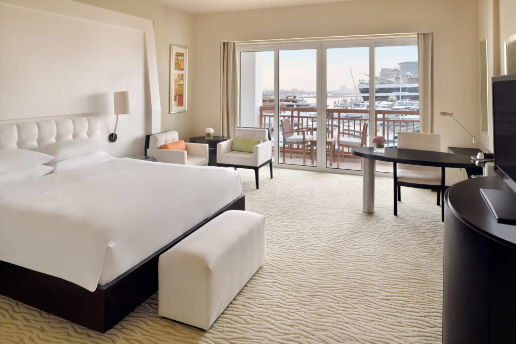 Double bed accommodation at Park Hyatt Dubai with balcony