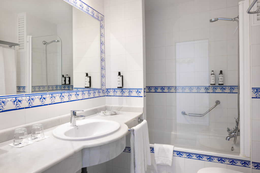 Accommodation bathroom at Hotel TRH Mijas