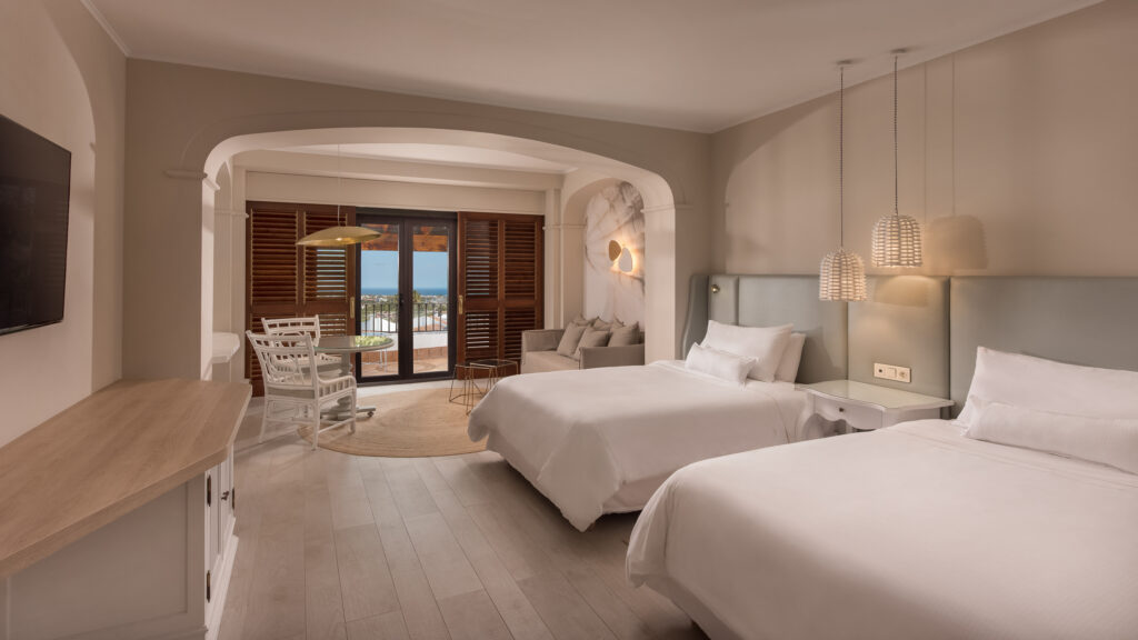 Twin bed accommodation at The Westin La Quinta Golf Resort & Spa