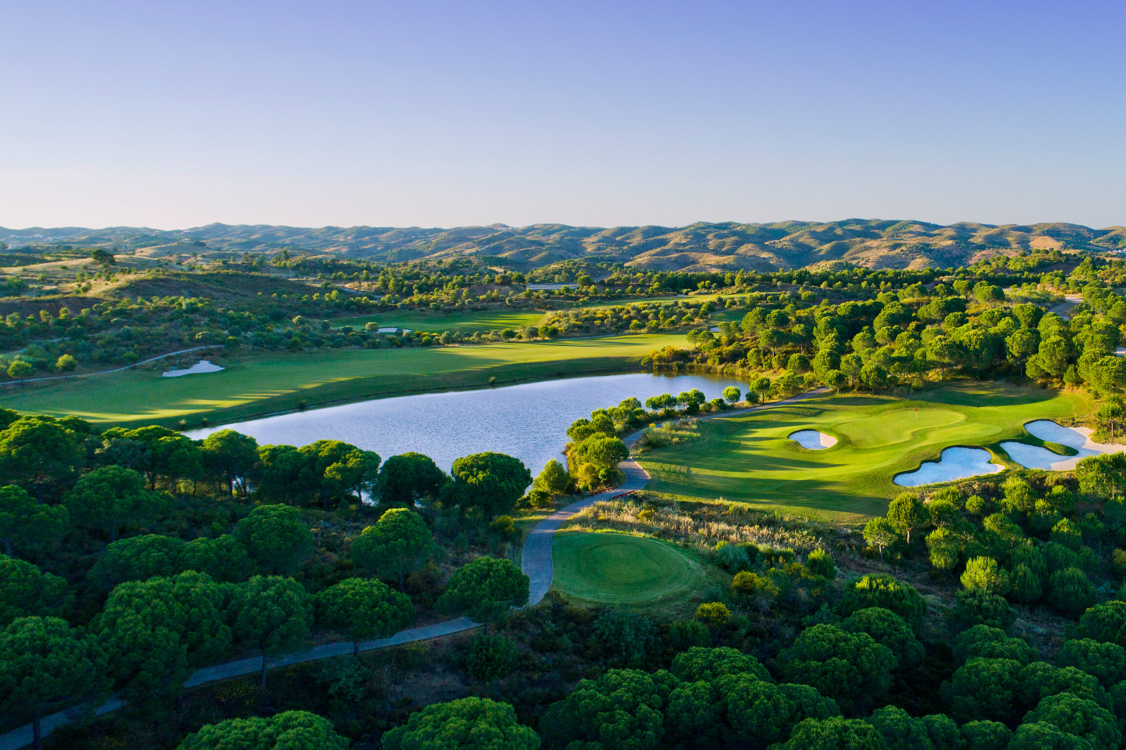 Aerial view of Monte Rei golf course